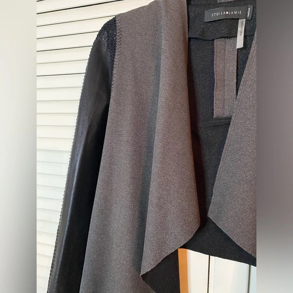 STELLA & JAMIE Rio Draped Leather Sleeve Jacket in Taupe/Black Size Medium - Picture 5 of 9